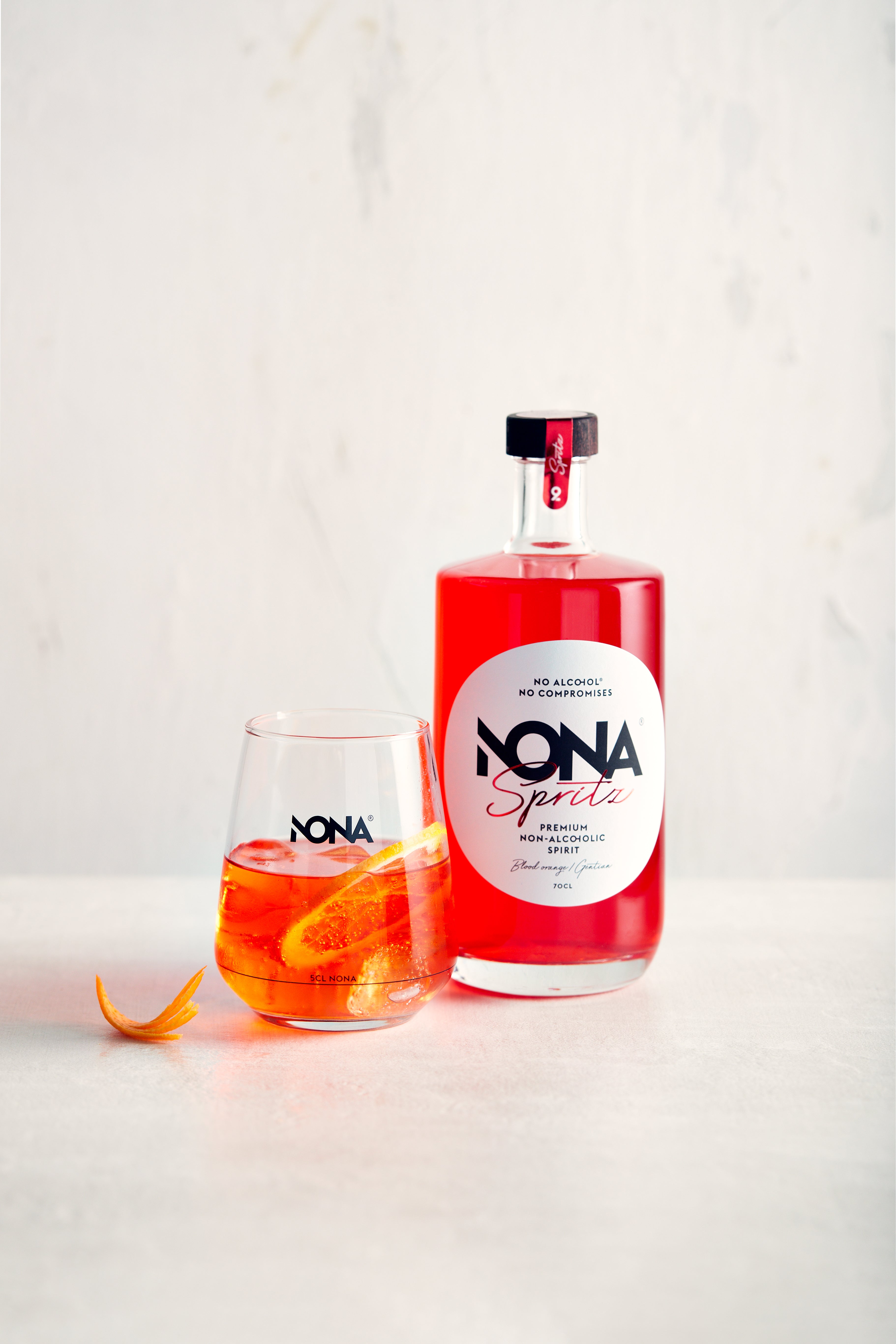 <p><em>NONA JUNE </em></p><p>THE FIRST BELGIAN NON-ALCOHOLIC SPIRIT WHICH REMINDS OF GIN<br/></p>